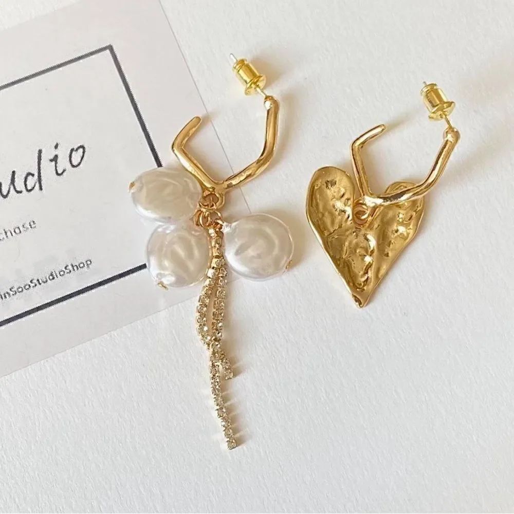 Heart dangle earrings #470